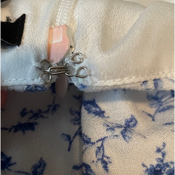 White and blue floral skirt - Picture 4 of 4